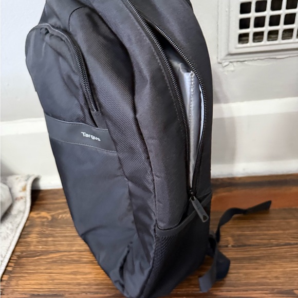 Brand new Targus black backpack with laptop sleeve - Picture 4 of 6